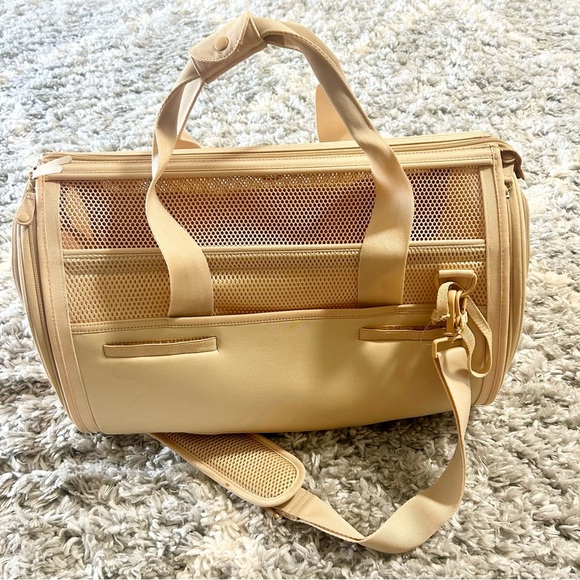 Wild One Pet Travel‎ Carrier in Tan - Picture 3 of 5